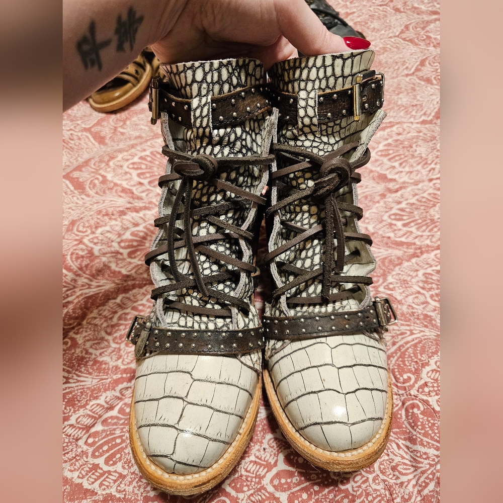Freebird Cheyenne White Croco 7 *Retired Style*